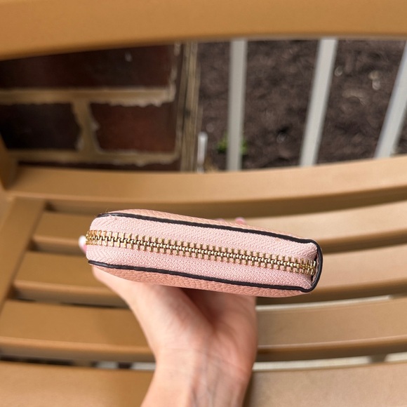Michael Kors Blush Pink Wallet Full Zip - Picture 3 of 6